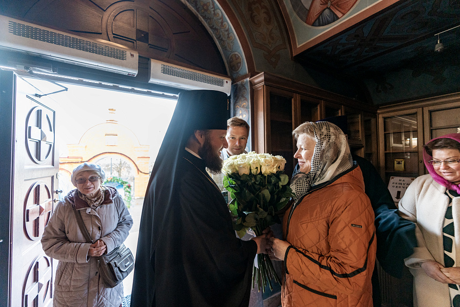 Архиерейское богослужение в соборе Всех святых, в земле Русской просиявших города Домодедово в День памяти жертв политических репрессий